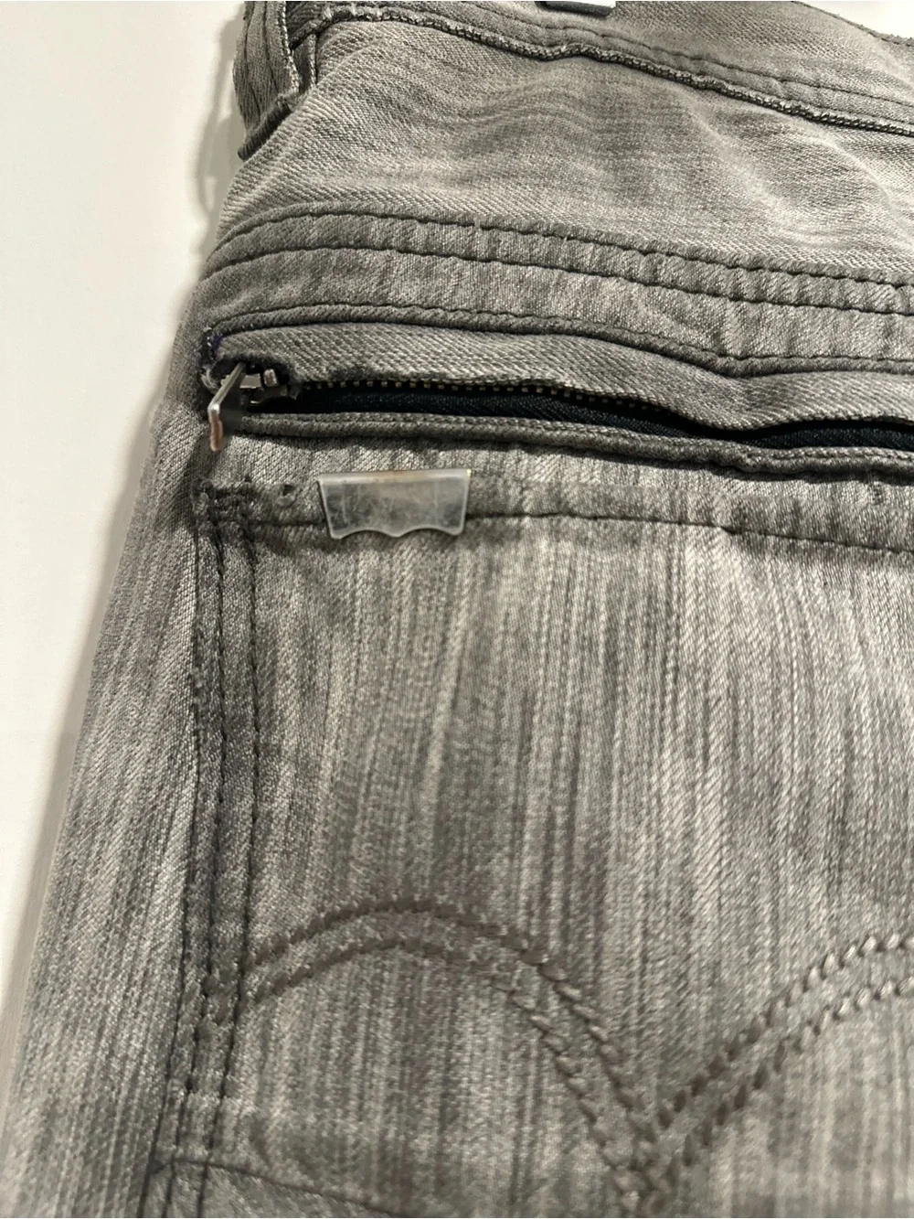 EUC Levis Y2K Engineered Streetwear Denim 5411 Grey Wash Jeans Twisted Leg 32x32
